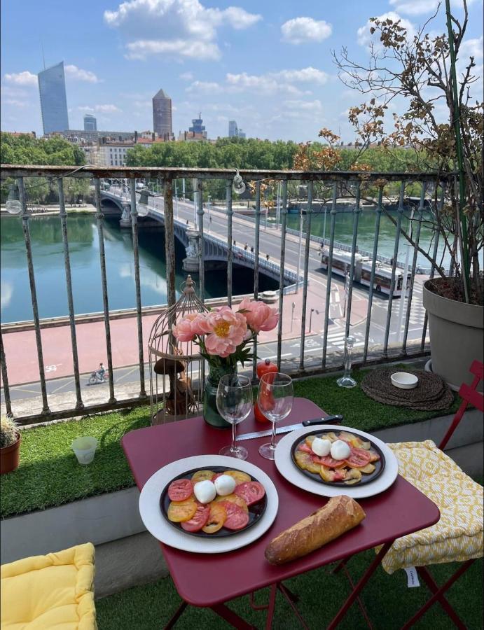 Coeur De Lyon Avec Terrasse Et Jacuzzi Apartment Luaran gambar